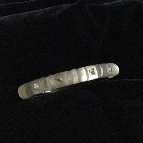 Alexis Bittar lucite hinged bracelet - Picture 7 of 11